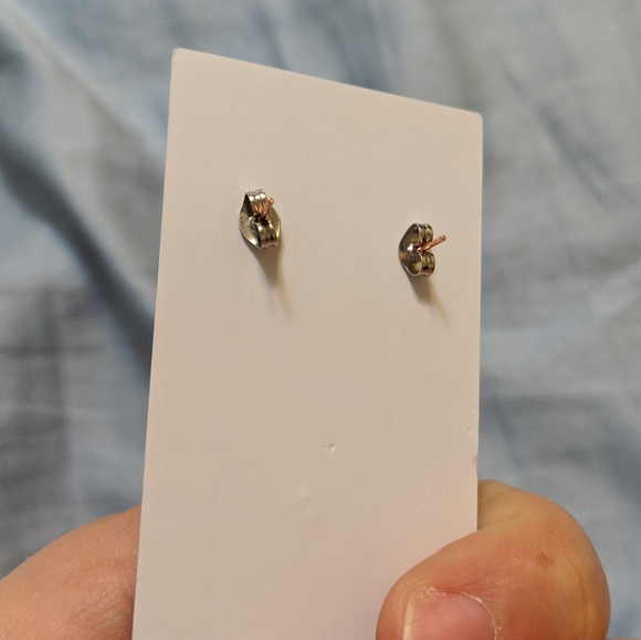 Newborn Feathers Red jeweled earrings 8mm - Picture 3 of 3